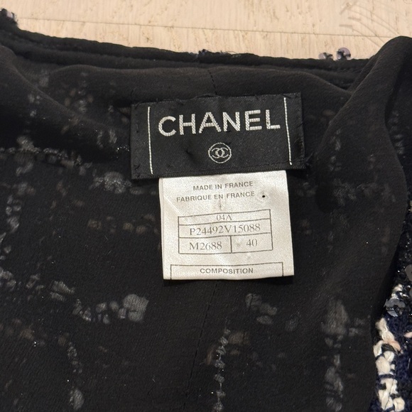 Chanel 2004 A tweed set blazer and pants - Picture 2 of 9